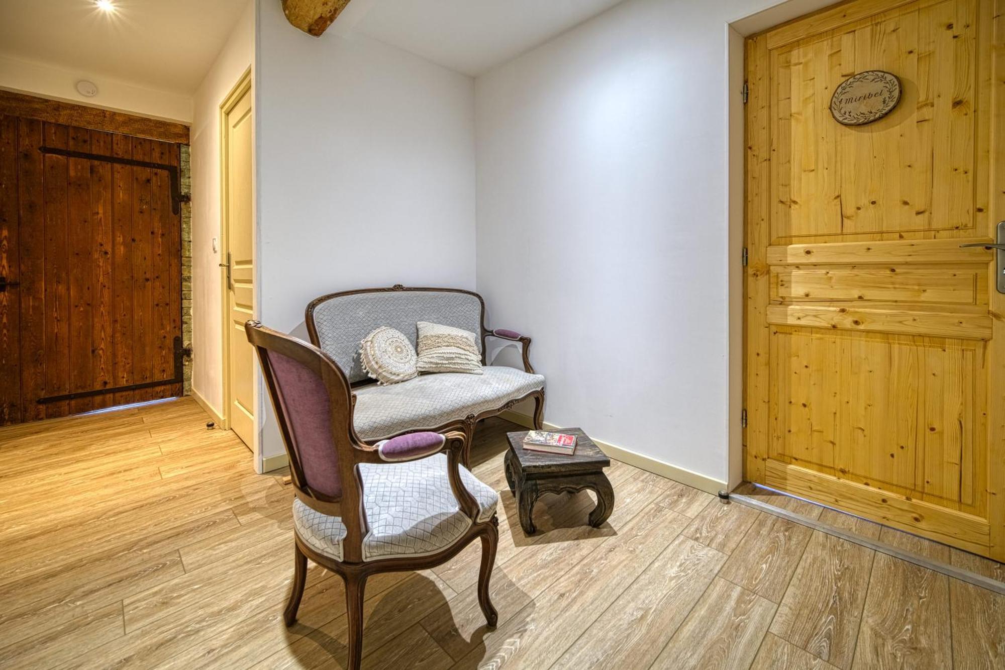 Maison Michonieres - Gite 3 Etoiles - 8 Personnes Miribel  Экстерьер фото